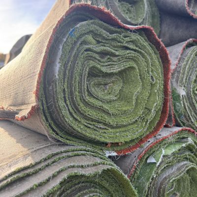 Mitgenommene Hockeykunstrasen Rolle von vorne