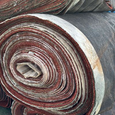 Haufen Kunstrasen Rollen von vorne