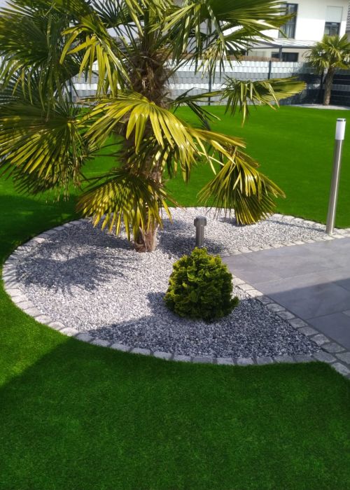 Gartenecke mit Kunstrasen