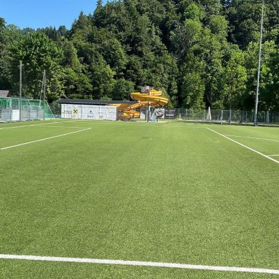 Fußballkunstrasenplatz